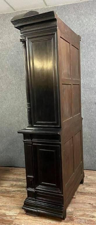 Cabinet bargueno de collectionneur Renaissance en bois noirci et incrustations de nacre vers 1850 | Puces Privées
