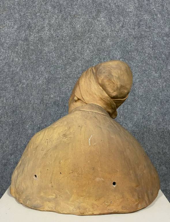 Berthe GIRARDET (1867-1940) Buste de vieille femme au fichu Terre cuite patinée | Puces Privées