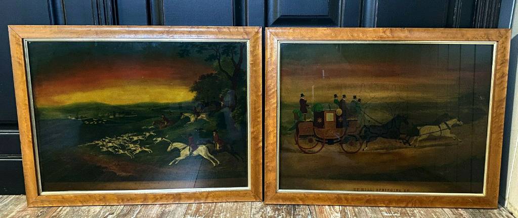 École Anglaise du XXème siècle  2 grandes œuvres en fixé sous verre figurant des scènes équestres | Puces Privées