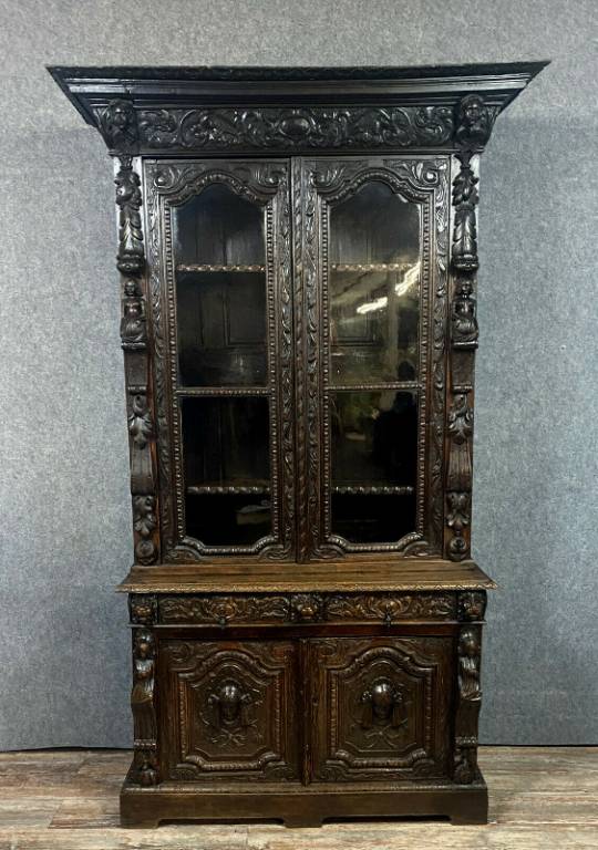 Muséal buffet bibliothéque Renaissance en chêne massif a patine brune vers 1800 | Puces Privées