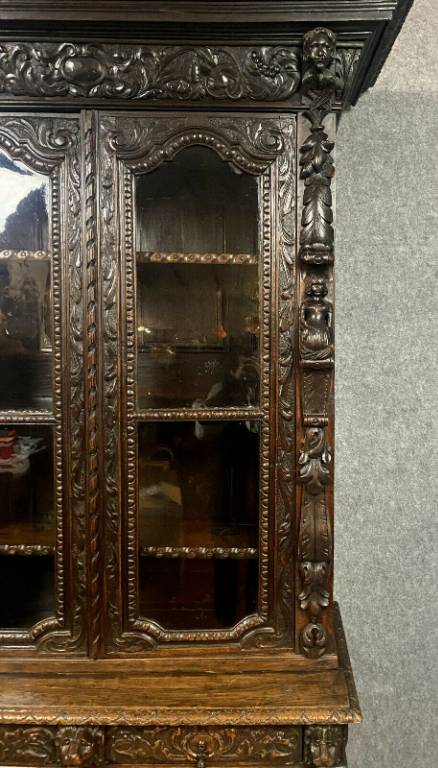 Muséal buffet bibliothéque Renaissance en chêne massif a patine brune vers 1800 | Puces Privées