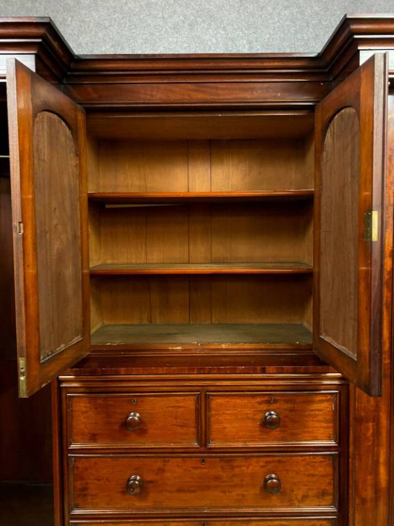 Très rare et luxueux meuble cabinet en acajou époque Napoléon III vers 1850 | Puces Privées