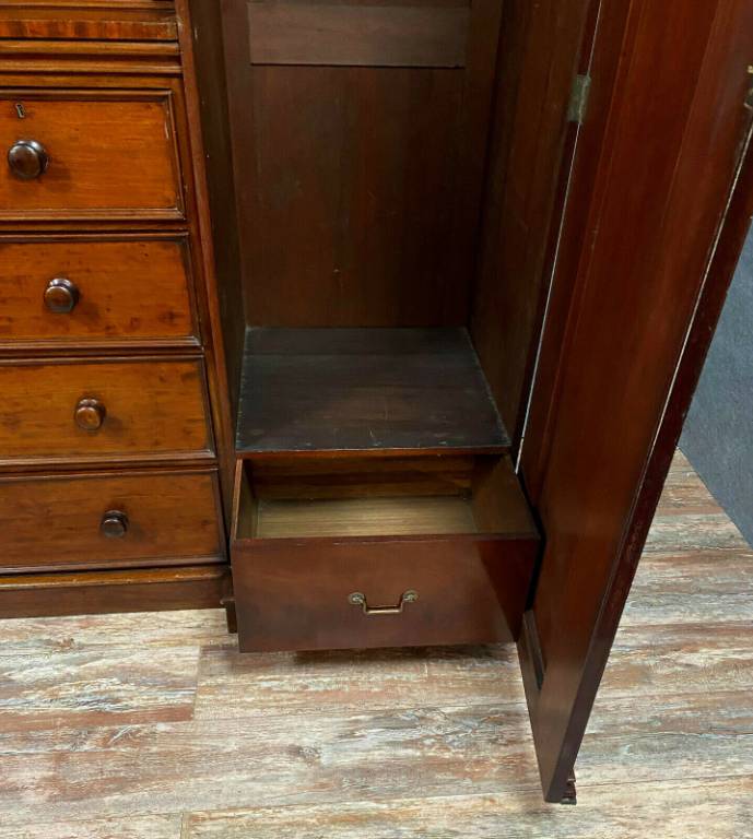 Très rare et luxueux meuble cabinet en acajou époque Napoléon III vers 1850 | Puces Privées