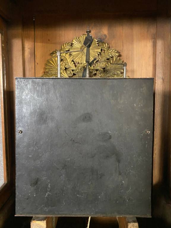 Superbe et grande horloge de parquet époque Empire en noyer massif vers 1800 | Puces Privées