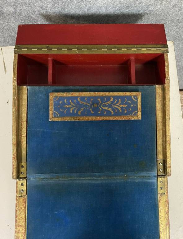 Très rare écritoire de voyage époque consulat en bois laqué et doré vers 1795 | Puces Privées