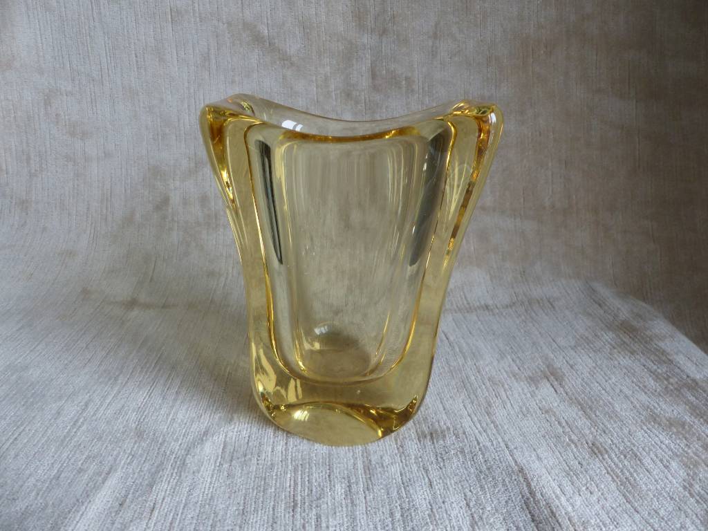 No - 439 -    Vase en cristal signé Daum France | Puces Privées