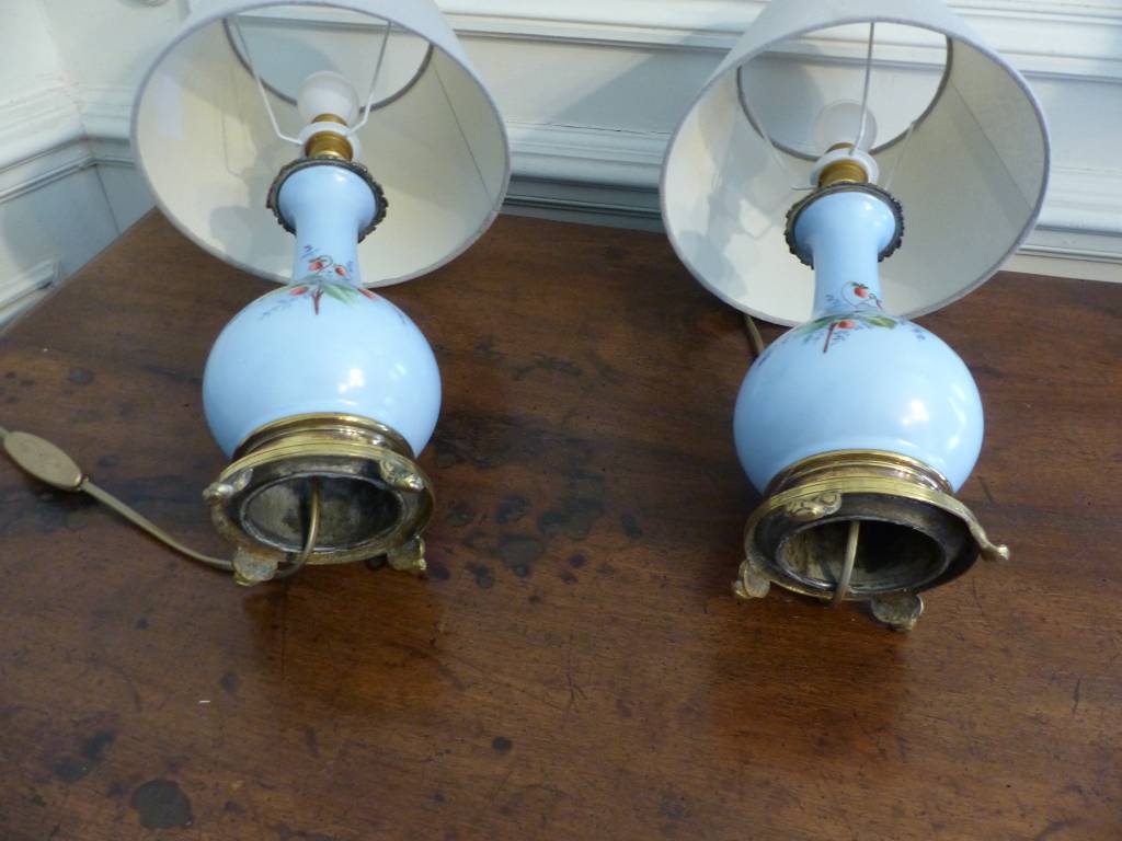 No - 453 - Paire de lampes en porcelaine ,laiton et bronze  époque XIX ème siècle | Puces Privées