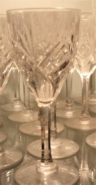 Verre à vin blanc, Cristal de Saint Louis, Modèle Chantilly | Puces Privées