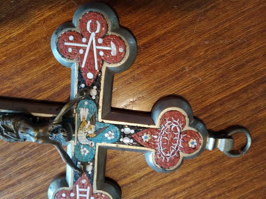 Crucifix. | Puces Privées