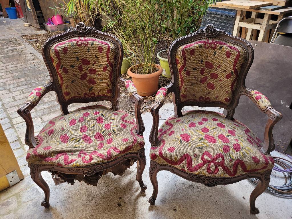 Paire de fauteuils Cabriolet style Louis XV anciens | Puces Privées