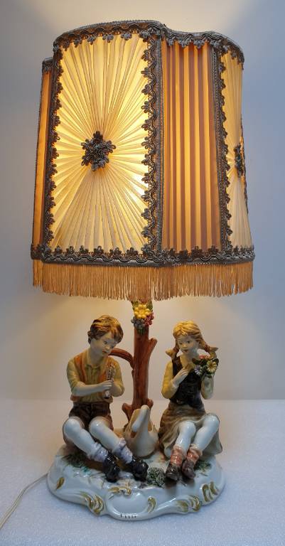 Lampe 2 personnages porcelaine | Puces Privées