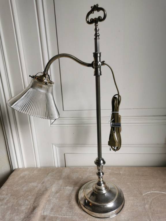 No - 512 - Lampe ancienne de bureau , d'atelier ou d'ambiance réglable | Puces Privées