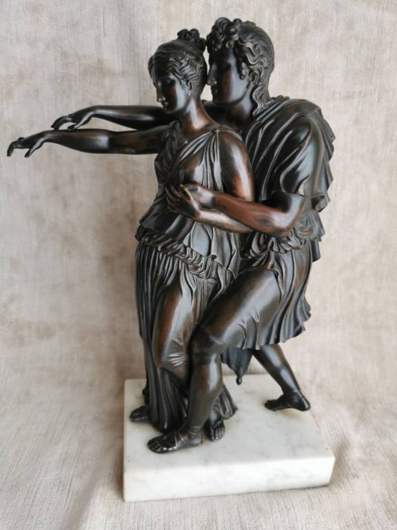 No - 520 -  Bronze représentant un couple à l' Antique | Puces Privées