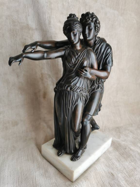 No - 520 -  Bronze représentant un couple à l' Antique | Puces Privées