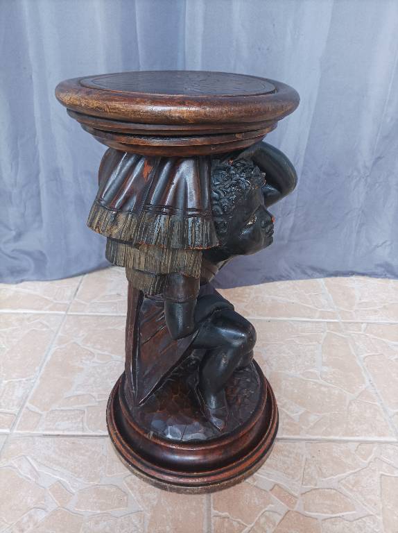 Sellette au Nubien en bois sculpté XIXème | Puces Privées