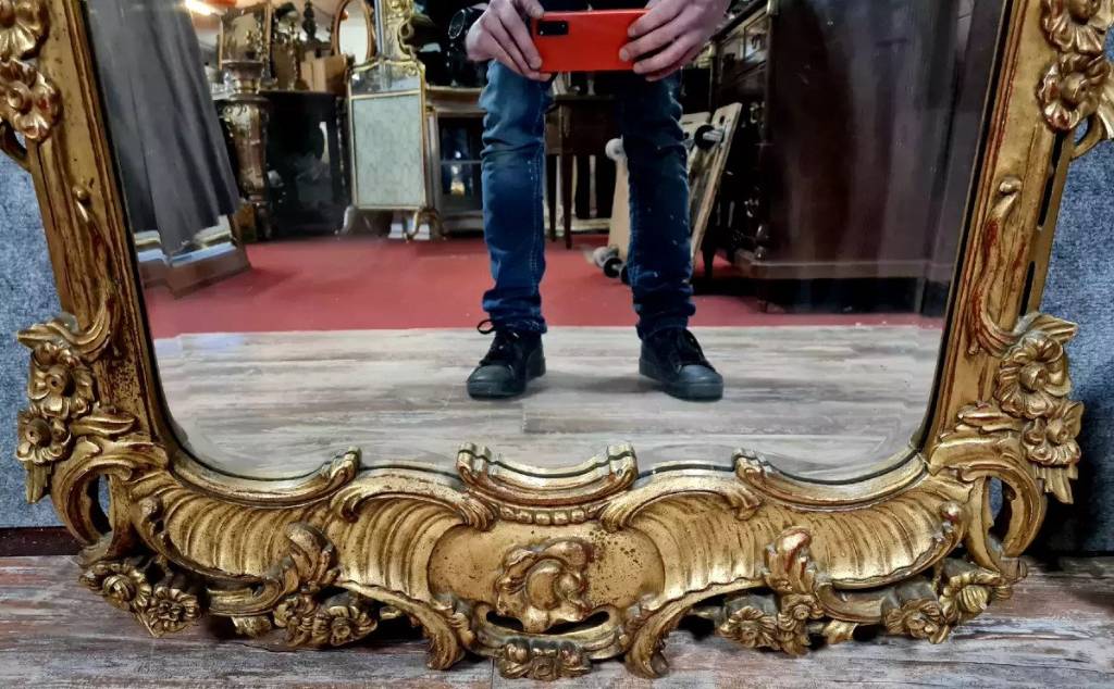 paire de miroirs louis XV en bois doré ajouré vers 1900. | Puces Privées