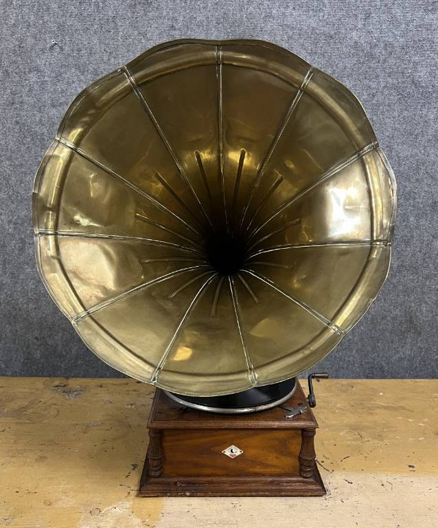 Gramophone français en état de marche vers 1900 | Puces Privées