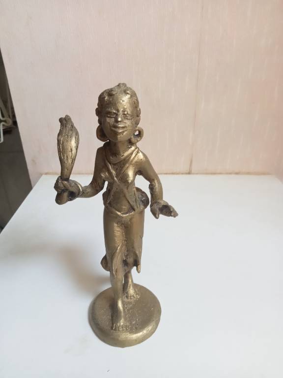statuette en bronze doré art africain hauteur 17 cm | Puces Privées
