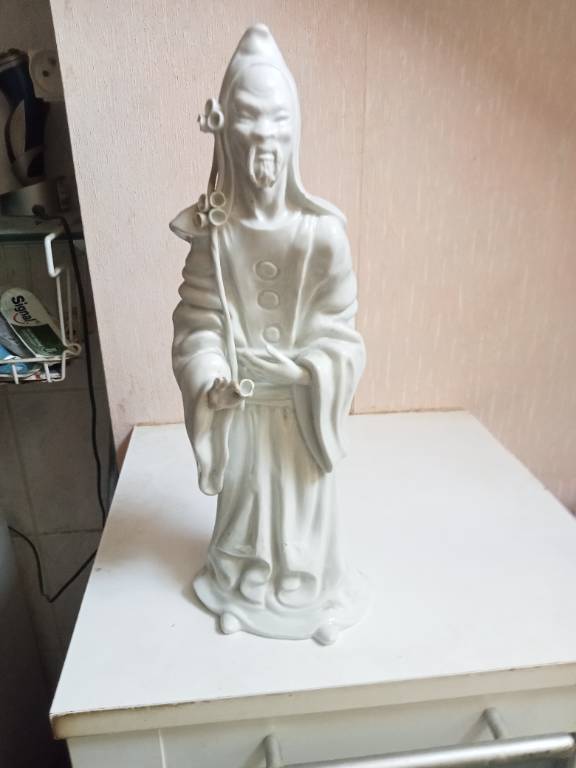 statuette en porcelaine blanche de chine XIXème hauteur 31 cm | Puces Privées