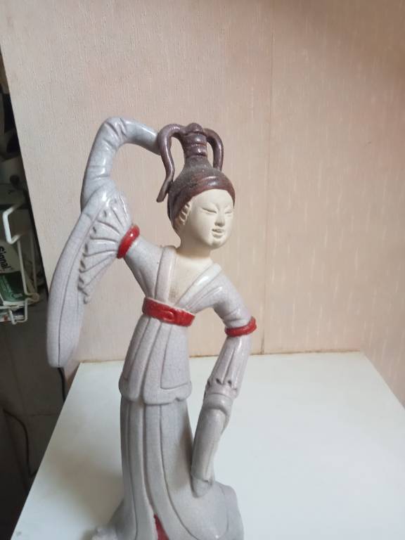 statuette en céramique polycrome XIXème hauteur 30 cm | Puces Privées