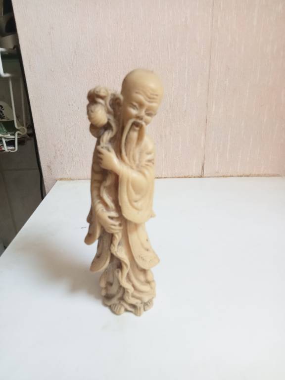 statuette en porcelaine de chine XIXème hauteur 15,5 cm | Puces Privées