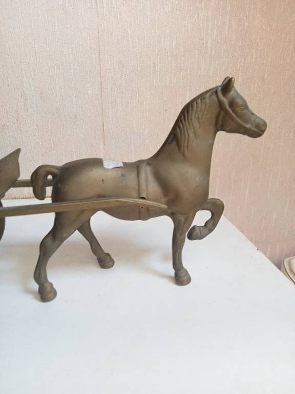 cheval et charette en laiton ou bronze longueur 27 cm hauteur 14 cm | Puces Privées