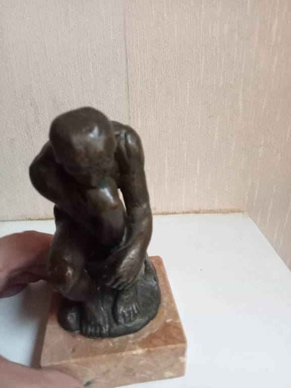 reproduction bronze Le penseur de Rodin sur socle en marbre hauteur 15 cm | Puces Privées