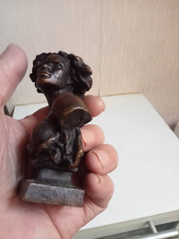 Sculpture statue en bronze reproduction négresse captive oeuvre de Carpeaux hauteur 10,5 cm | Puces Privées