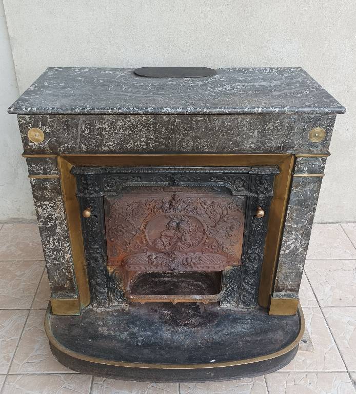 Poêle cheminée Napoléon III en fonte et marbre | Puces Privées