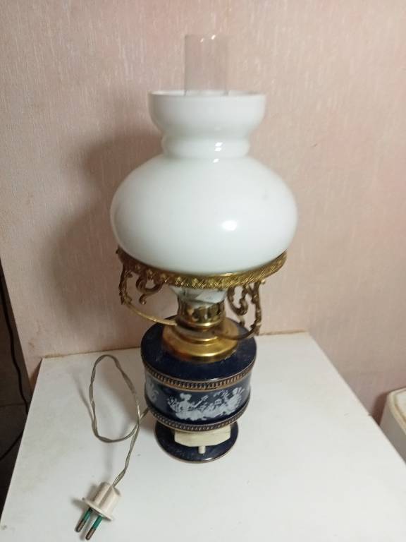 Lampe ancienne en porcelaine opaline et bronze doré hauteur 35 cm | Puces Privées