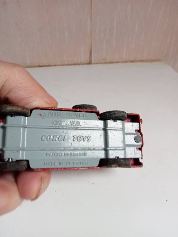 land rover corgi toys 1/43 | Puces Privées