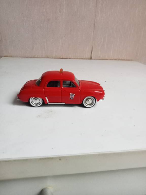 renault dauphine solido 1/43 | Puces Privées