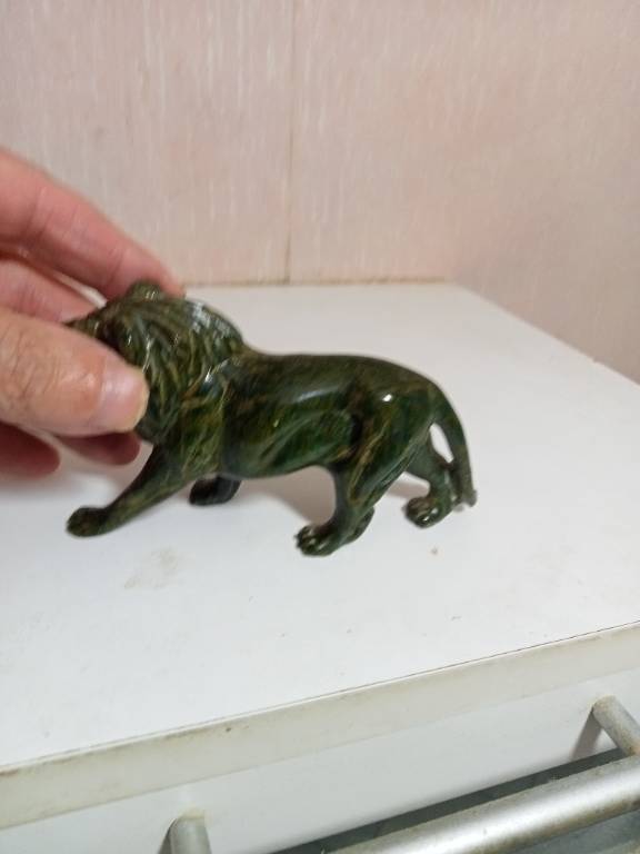 statuette élephant en malachite longueur 13 cm | Puces Privées