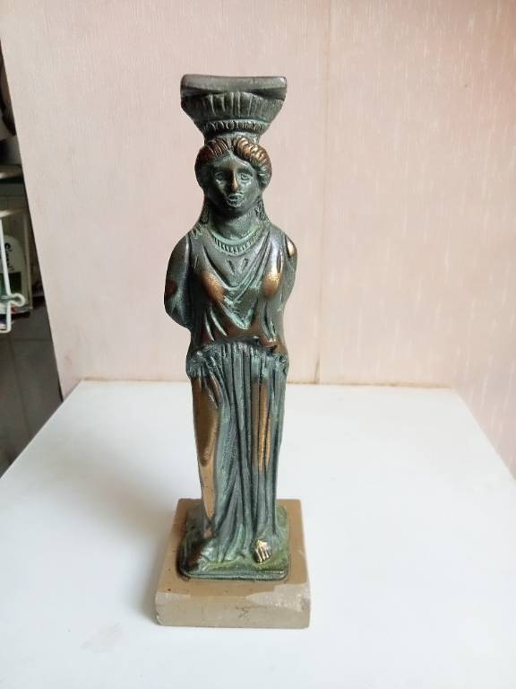 Statuette en bronze Kariatis XIXème hauteur 24 cm sur support marbre | Puces Privées