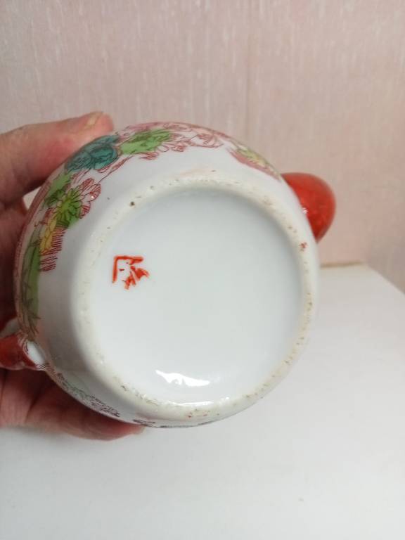 théière du XIXème asiatique en porcelaine de chine hauteur 15 cm | Puces Privées