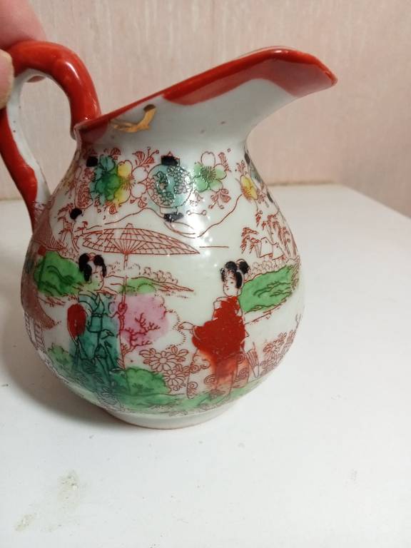 pot de lait du XIXème asiatique en porcelaine de chine hauteur 11 cm | Puces Privées