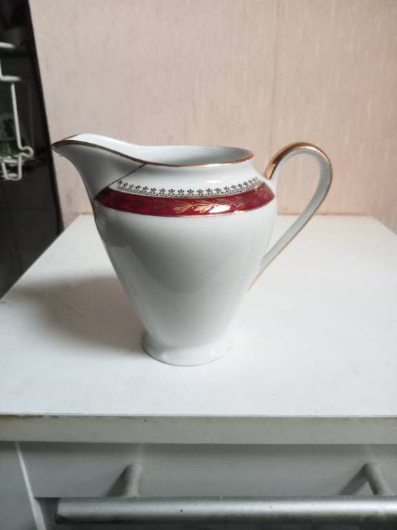 Pot de lait en porcelaine de sologne hauteur 11 cm | Puces Privées