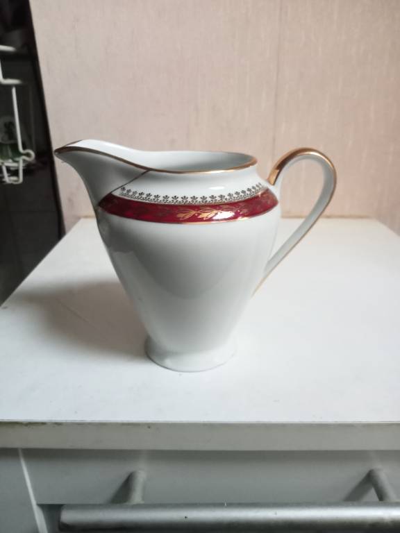 Pot de lait en porcelaine de sologne hauteur 11 cm | Puces Privées