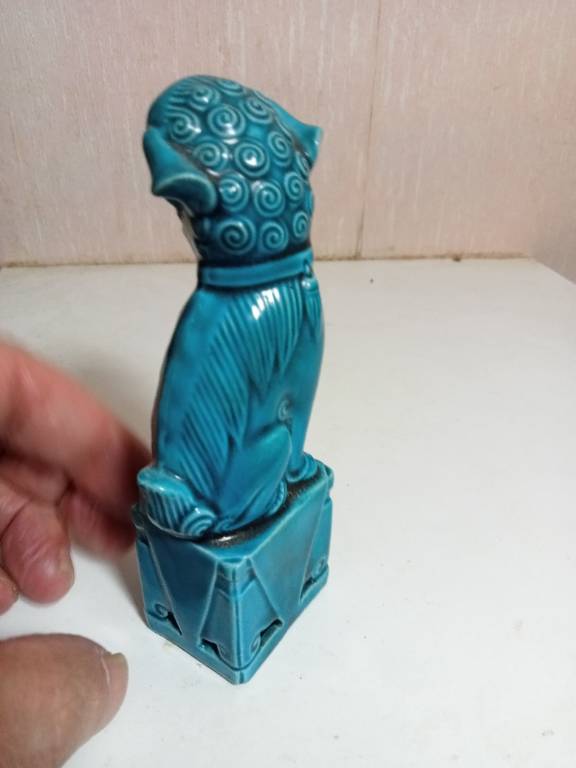 Statuette chien Fo en céramique polycrome hauteur 12 cm | Puces Privées