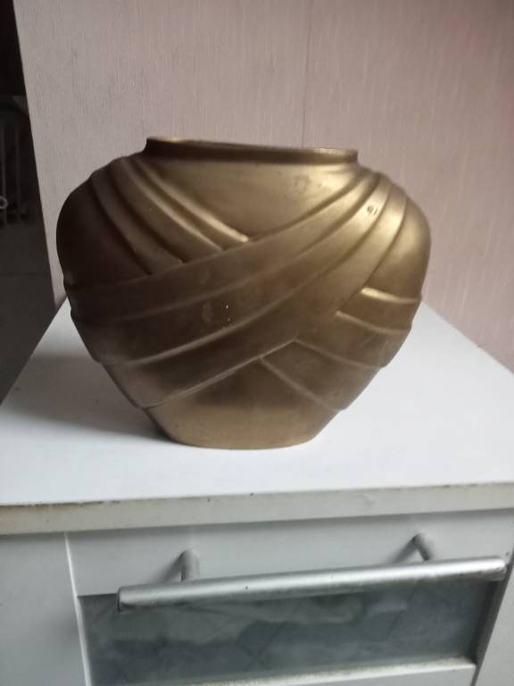 vase en bronze de 1950 hauteur 16 cm x 19 cm | Puces Privées