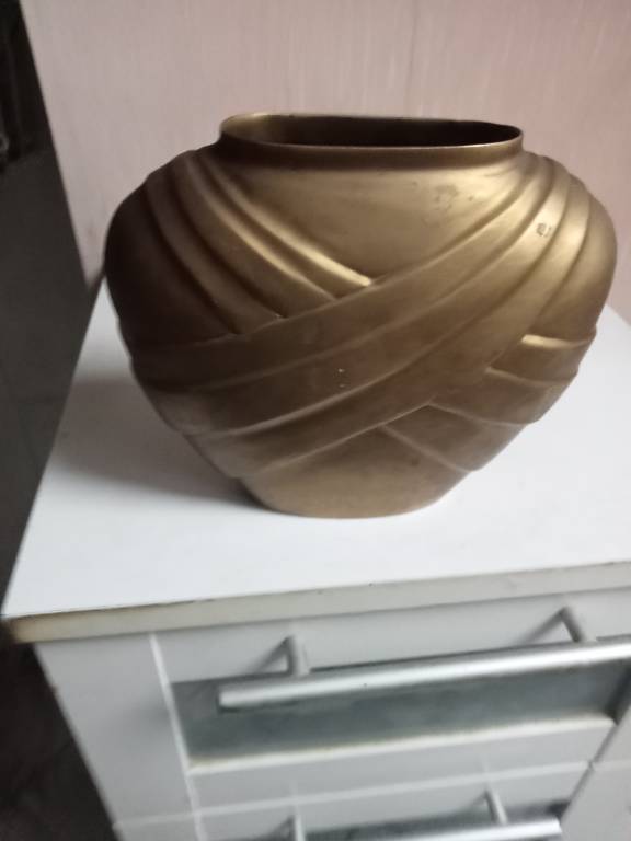 vase en bronze de 1950 hauteur 16 cm x 19 cm | Puces Privées