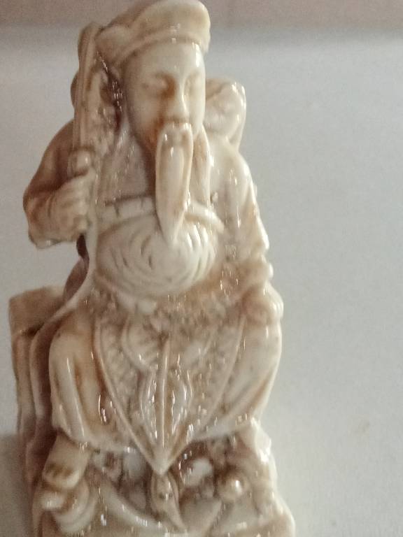 statuette art asiatique du XIXème hauteur 6,4 cm | Puces Privées