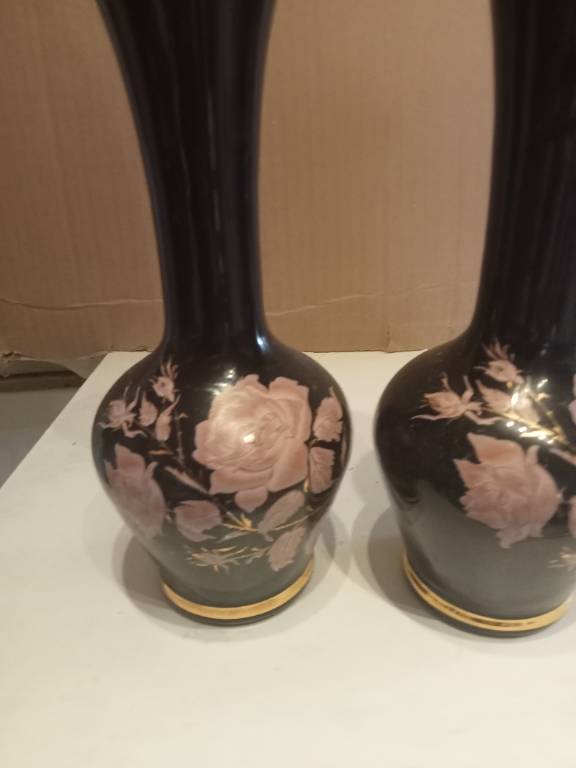 2 vases ancien décor rose hauteur 20 cm | Puces Privées