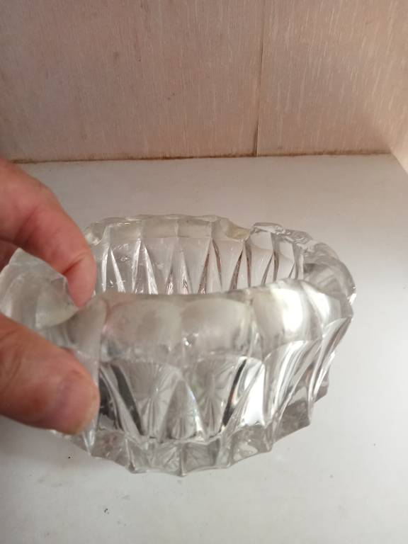 cendrier ancien en cristal hauteur 7 cm diamètre 13 cm | Puces Privées