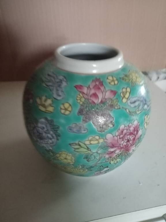 vase boule ancien en porcelaine diamètre 13 cm hauteur 12,5 cm | Puces Privées