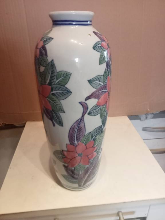 vase ancien en porcelaine hauteur 32 cm diamètre 13 cm | Puces Privées