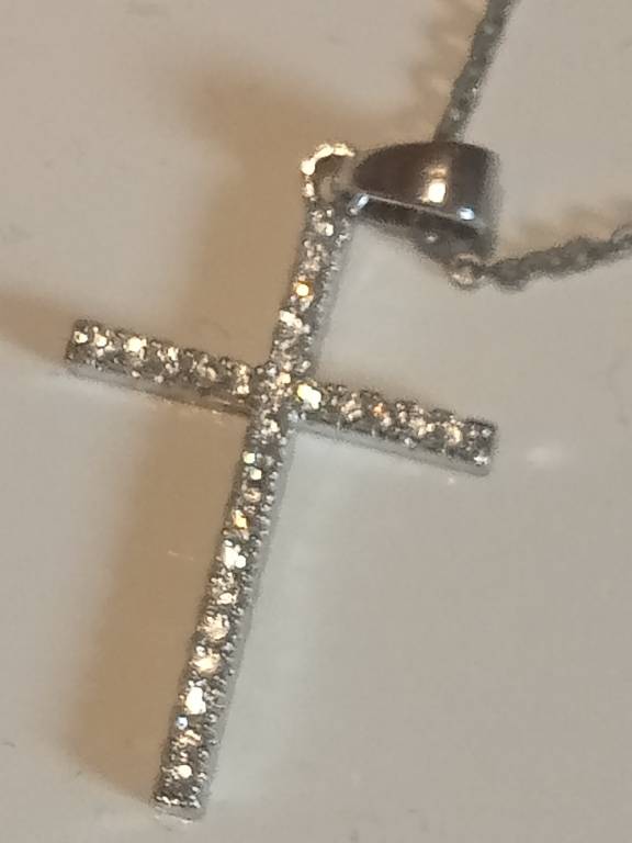 pendentif collier croix avec véritable diamant | Puces Privées