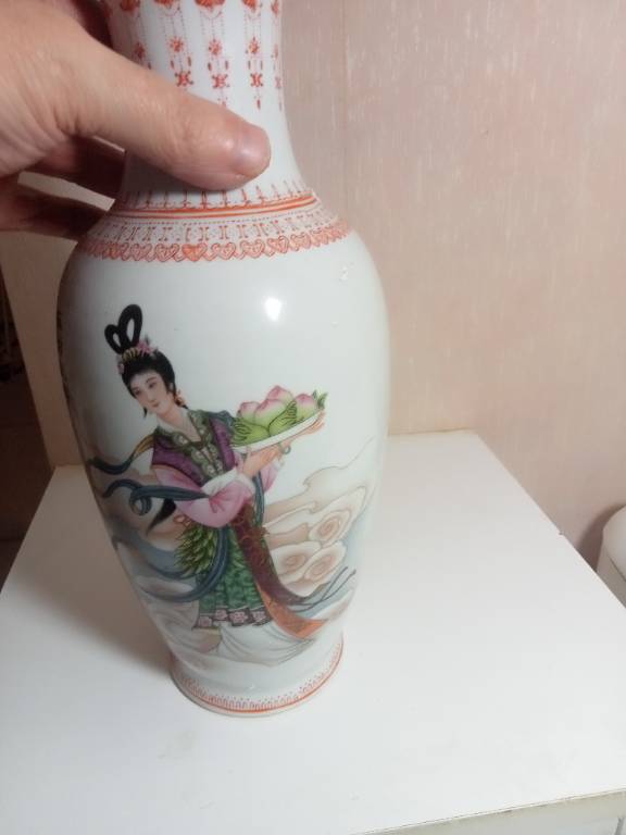 vase ancien en porcelaine  asiatique hauteur 31 cm diamètre 13 cm | Puces Privées