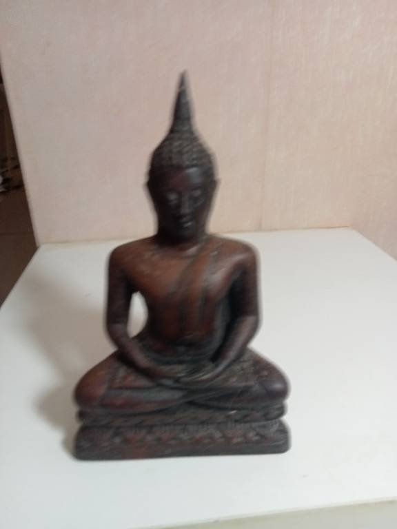 statuette bouddha ancienne en resine hauteur 18 cm x 10 cm | Puces Privées