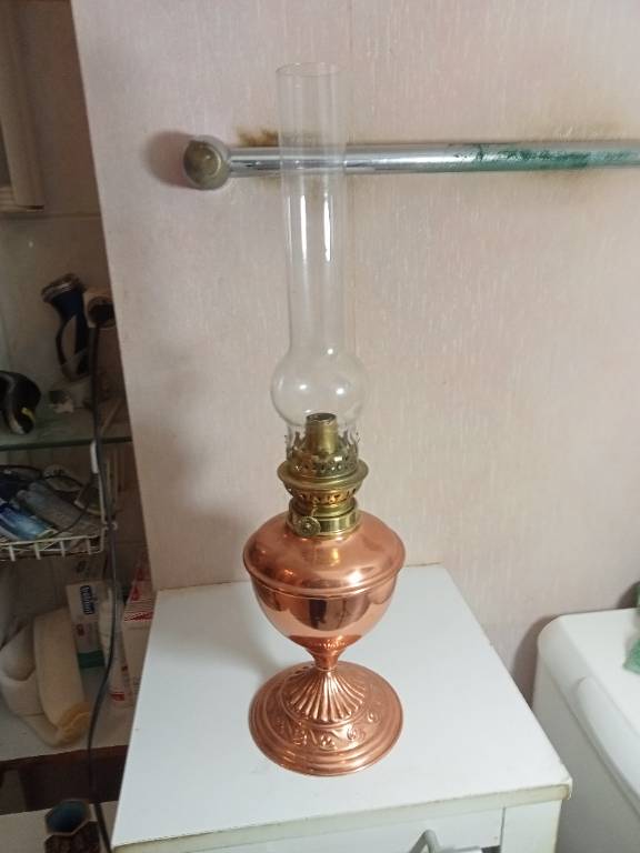 lampe a pétrole en cuivre hauteur 51 cm diamètre 13 cm | Puces Privées